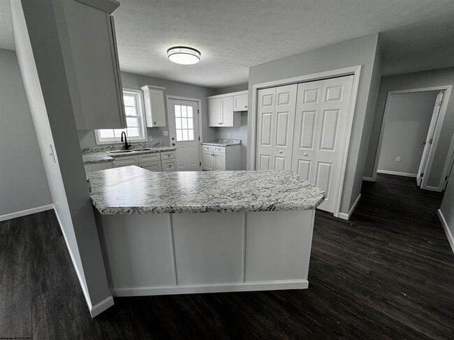 Building Photo - 156 Montgomery Rd