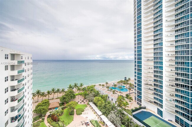 Building Photo - 3001 S Ocean Dr