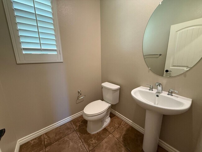 Building Photo - Stunning 4-Bedroom Home with Solar, EV Charger, and a Loft in Valencia