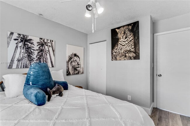 Building Photo - 349 Virginia St