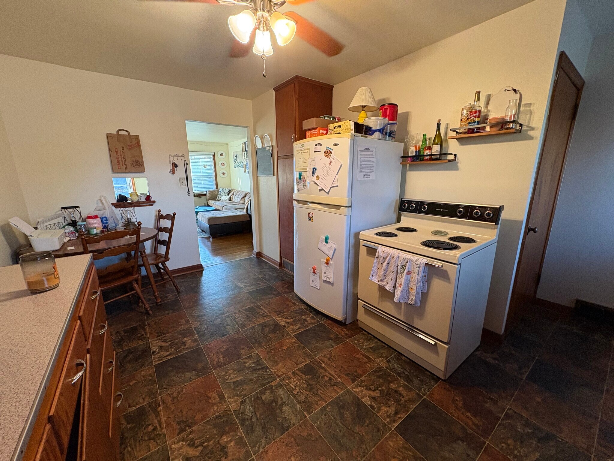 Building Photo - 901 E Scott St