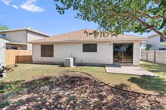 Building Photo - 1353 Lakeside Loop