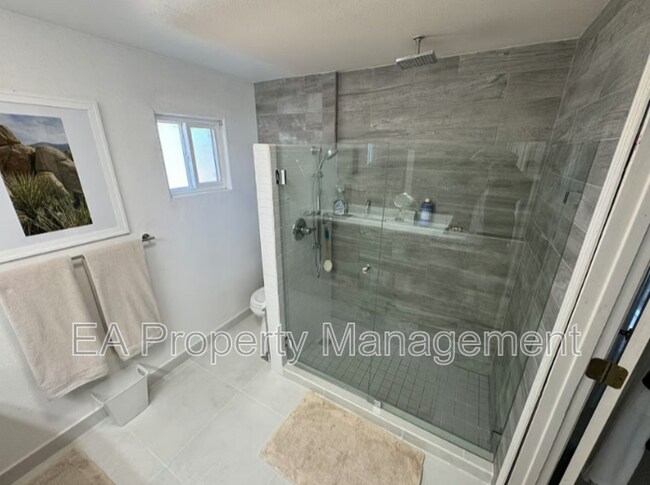 Building Photo - 2241 Bartolo Ave SW
