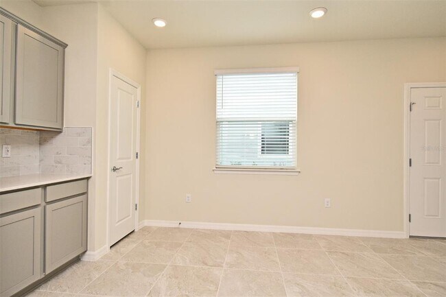 Building Photo - 3101 Emerald Acrs Ln