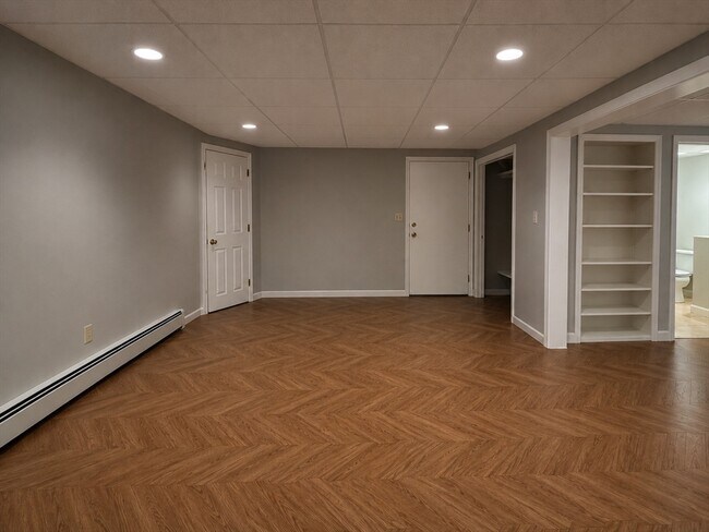 Building Photo - 61 Carlton Ln