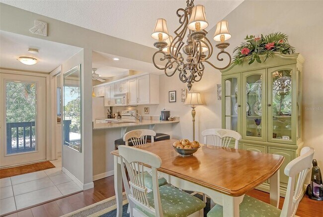 Building Photo - 1720 Glenhouse Dr