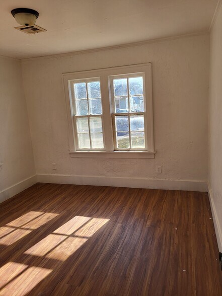 Building Photo - 1521 NW 45th St