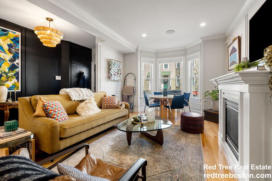 Building Photo - 687 E 6th St