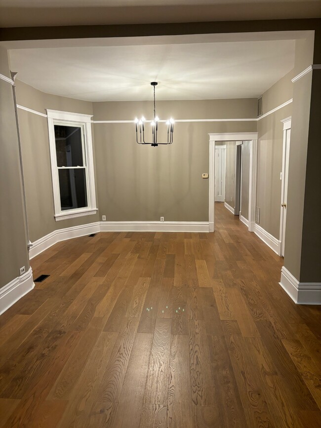 Dining room/living room combo - 5318 N Paulina St