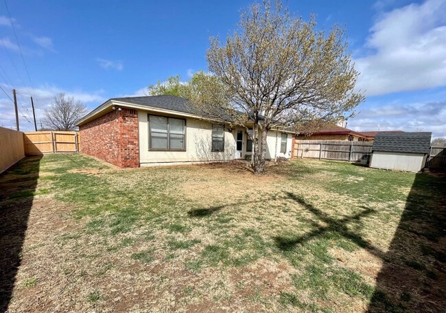 Building Photo - 9717 Blandon Ave