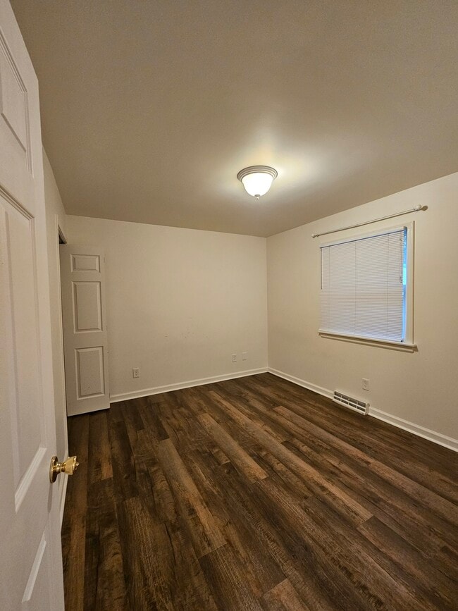 Building Photo - 8127 Anderson Ave NE