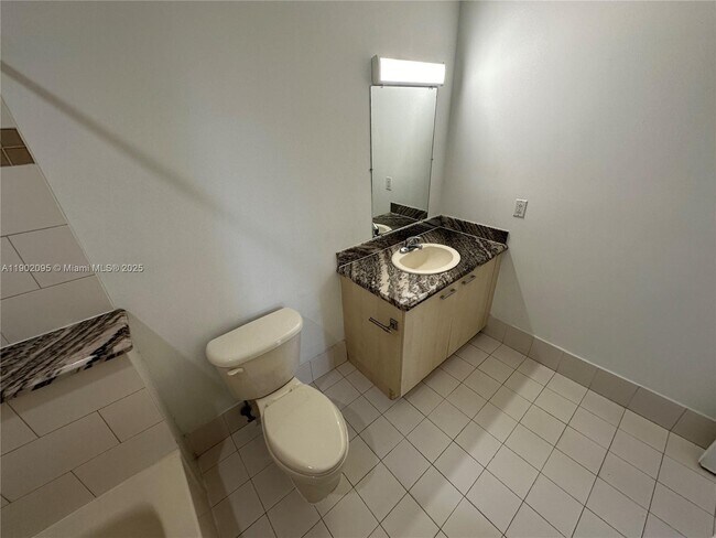 Building Photo - 1350 NW 8th Ct