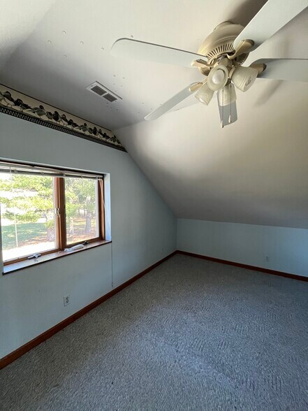 Building Photo - 2645 S River Rd