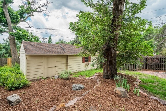 Building Photo - Main Level Living Near UC Health and Olymp...