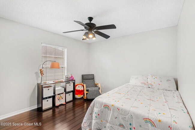 Building Photo - 413 Grenadier Ave NW