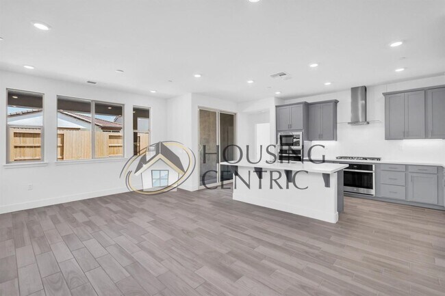 Building Photo - Newer 55+ Gated SOLAR Home in El Dorado Hills for Rent