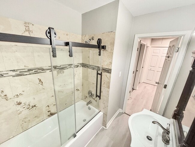 Building Photo - Updated and Charming 2BR/ 1 BA in Marietta!