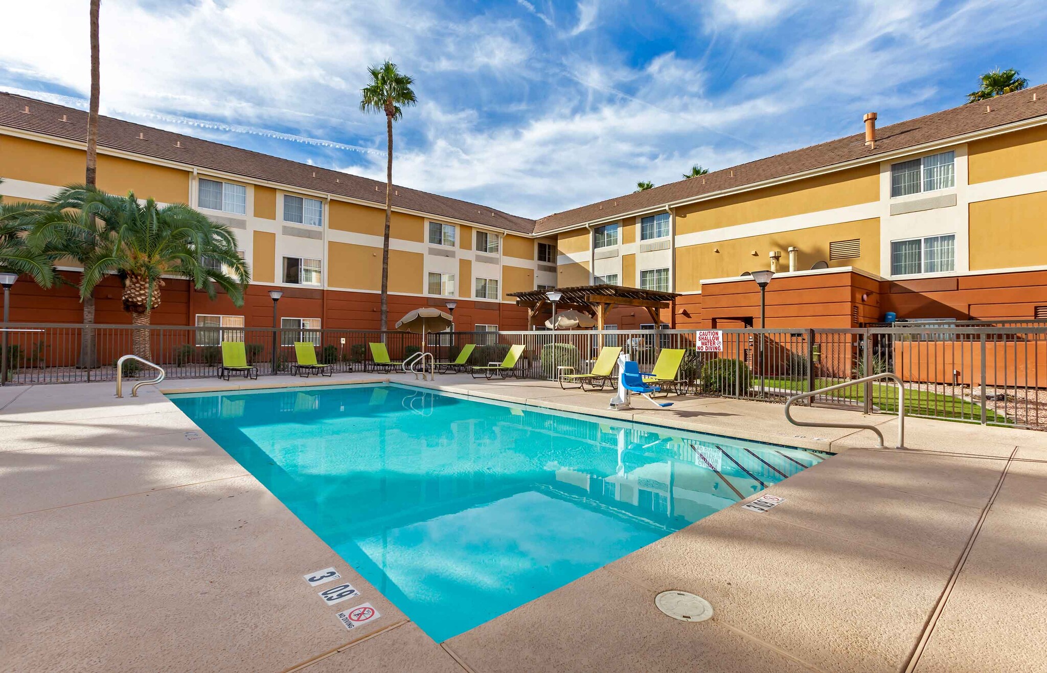 Building Photo - Furnished Studio-Phoenix - Biltmore