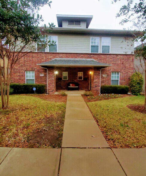 Front View - 3426 W 4th St
