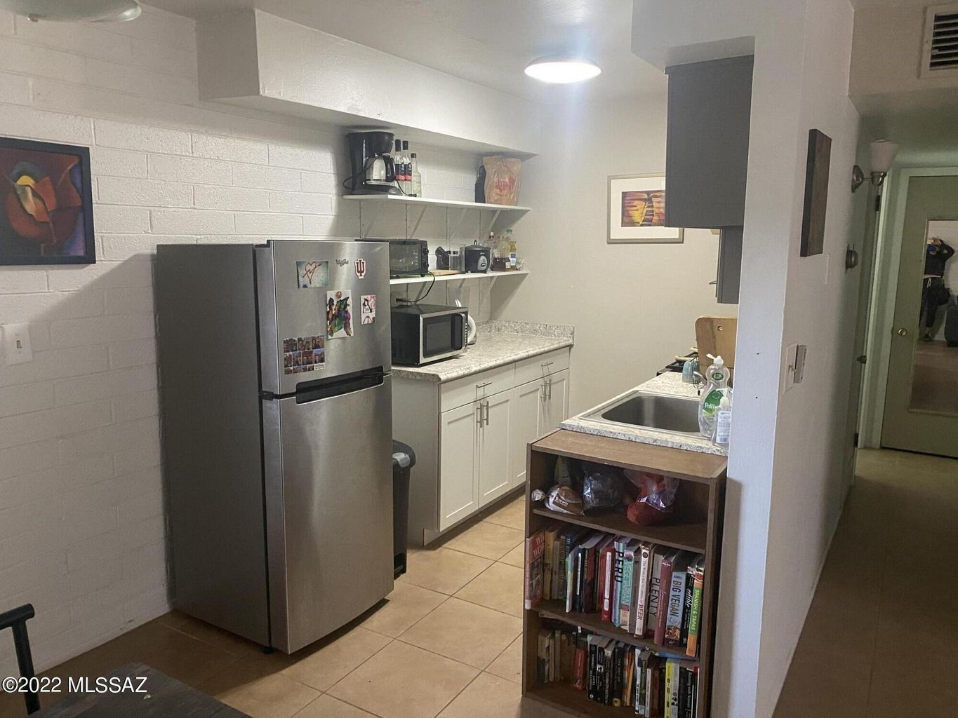 Sample kitchen in 1BR unit - 2554 N Park Ave
