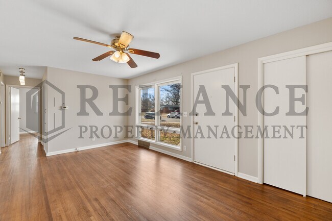 Building Photo - 3240 S Custer Ave