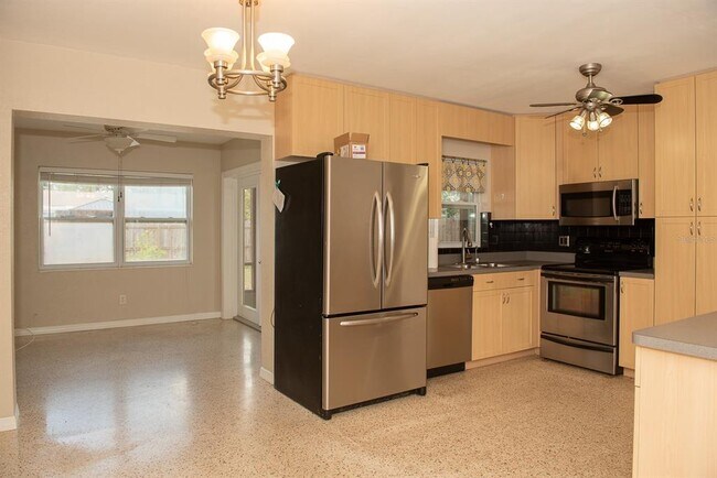 Building Photo - 4377 32nd Terrace N