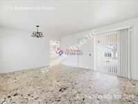 Building Photo - 134 Robinhood