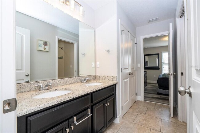 Building Photo - 5251 Wildwood Wy