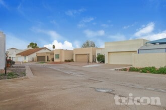 Building Photo - 2044 S Don Carlos