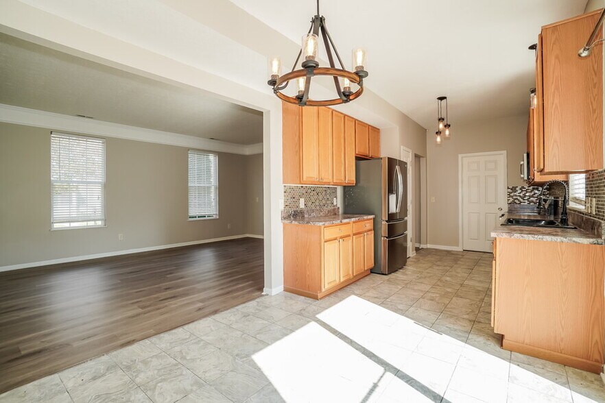 Building Photo - 7175 Normanton Dr