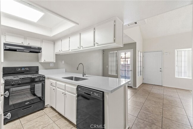 Building Photo - 1113 Turquoise St