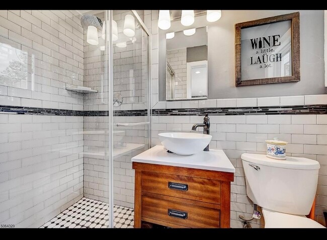 Building Photo - 4 Undercliff Terrace