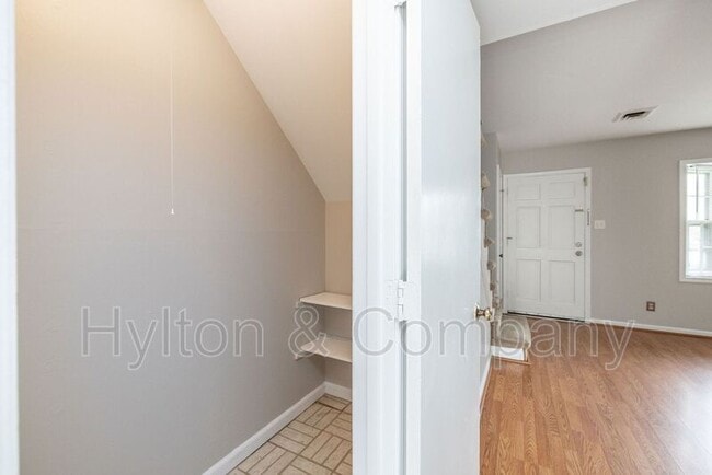 Building Photo - 218 Newstead Dr