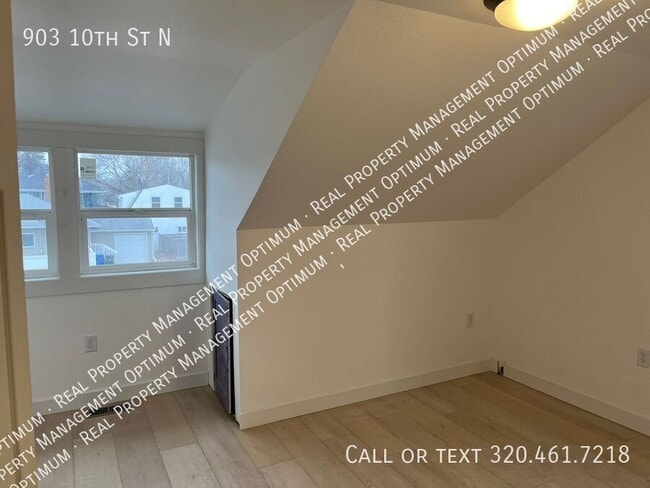 Building Photo - 903 10th St N