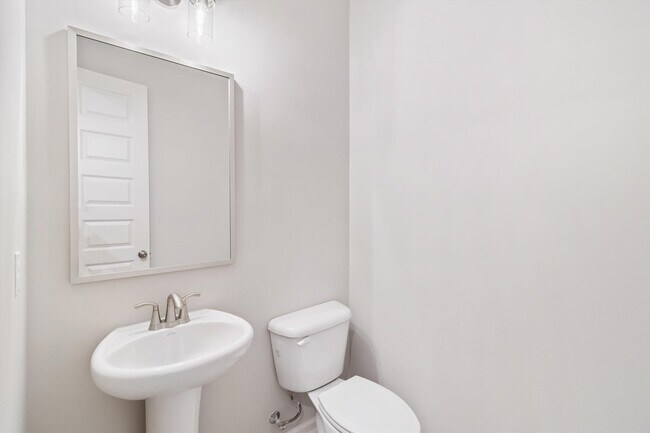 Building Photo - 584 Holden Dr