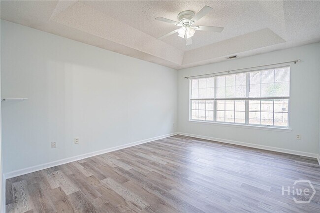 Building Photo - 114 Laurens Ln