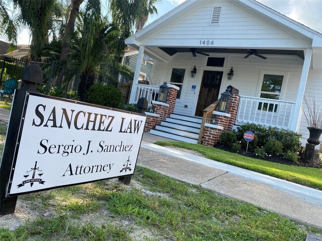 Building Photo - 1406 Edwards St