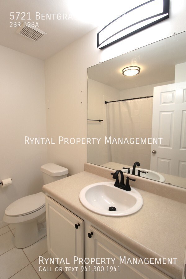 Building Photo - 5721 Bentgrass Dr
