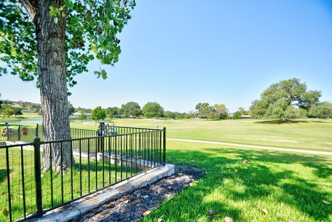 Building Photo - 701 Oakland Hills Ln