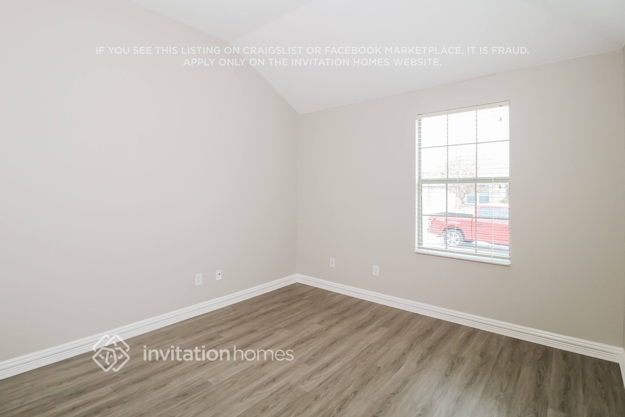 Building Photo - 1040 English Ivy Dr