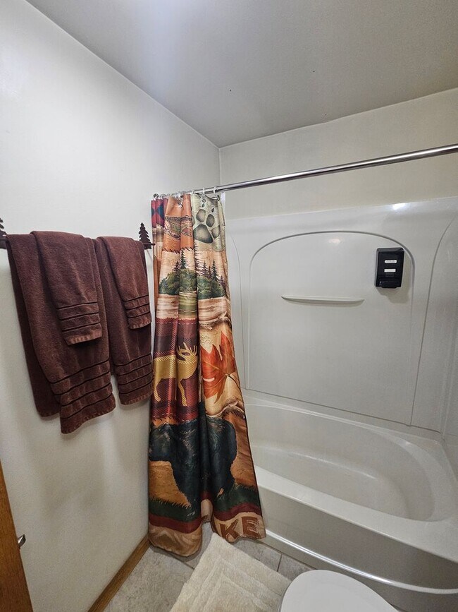 Building Photo - 2 Bed / 2 Bath Fully Furnished Cabin House in Warrens, WI!