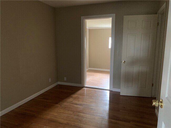 Building Photo - 946 Rickey Dr