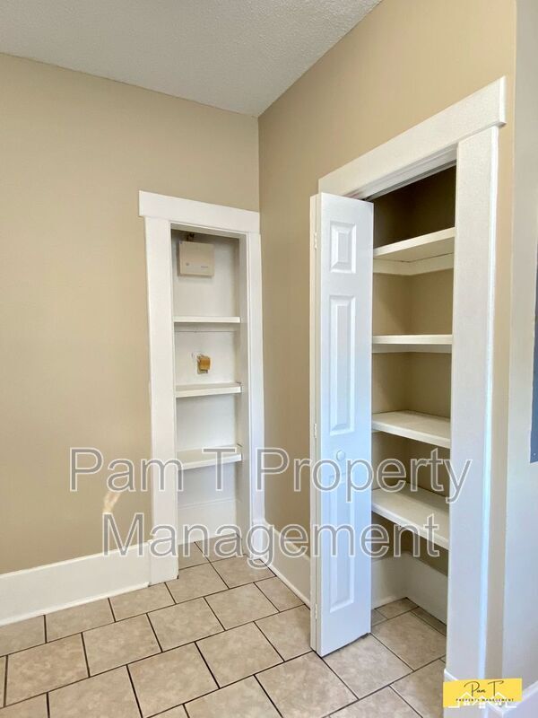 Building Photo - 527 E 38th St