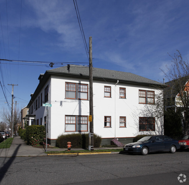 Building Photo - The Albert Apts