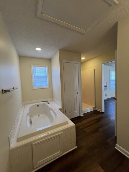 Building Photo - 132 Ballygar St