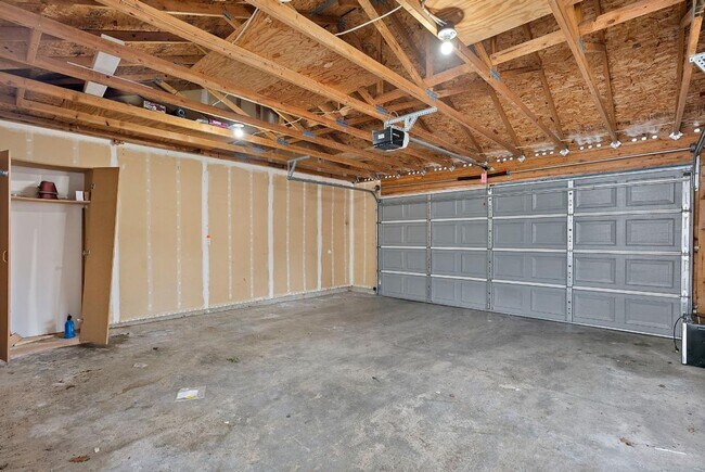 Building Photo - Cozy DuPont Home with Fenced Yard, 2-Car Garage & Minutes to JBLM!