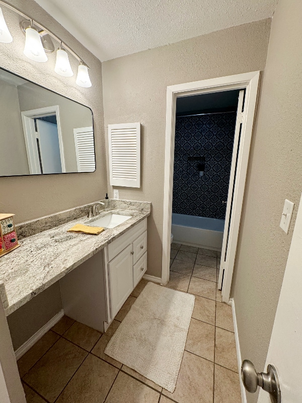 Building Photo - 8739 Glen Bluff