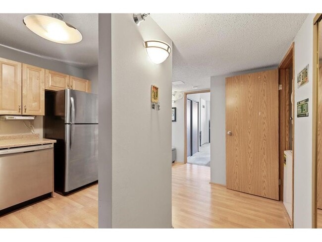 Building Photo - 78 10th St E