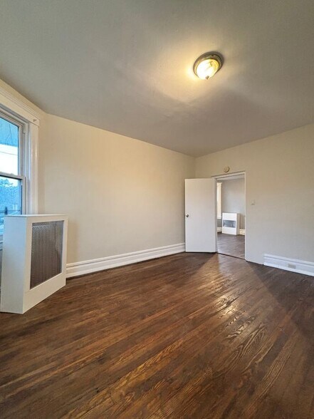 Building Photo - 105 Brookside Ave