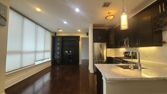 Building Photo - 3121 Central Ave